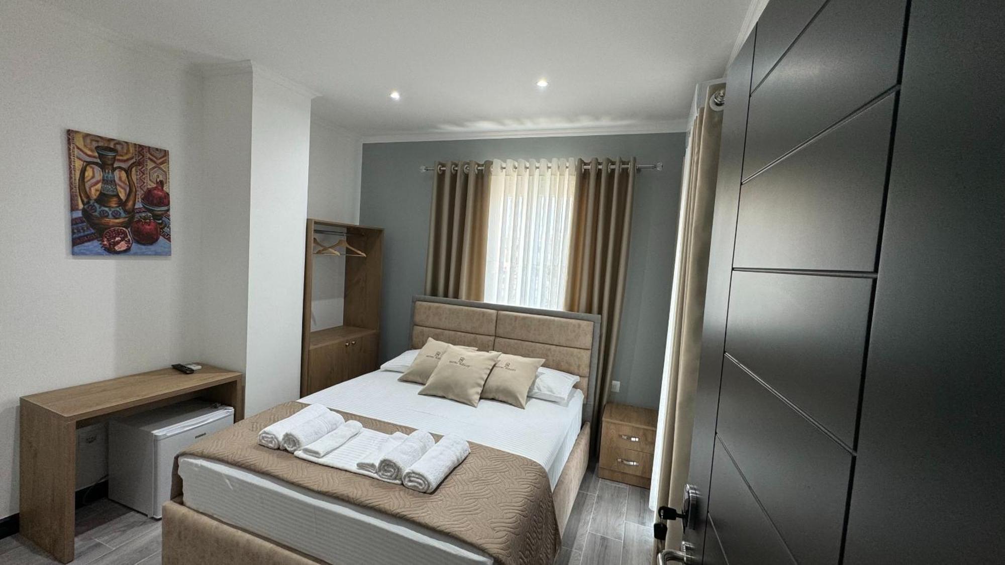 Hotel Bizant Permet Luaran gambar